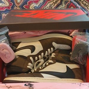 Travis Scott x Air Jordan 1 Retro High OG 'Mocha
